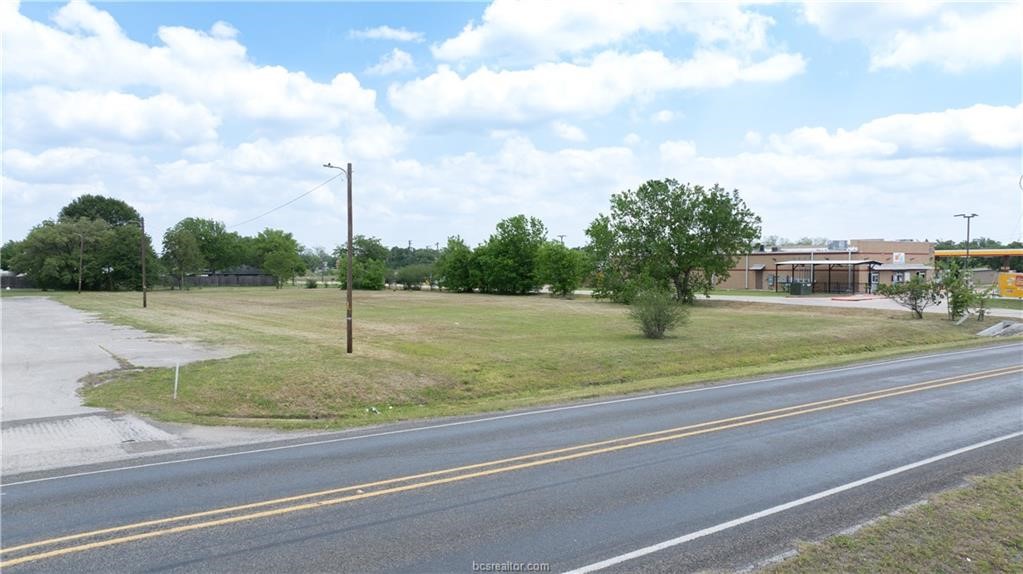 1801 Tabor Road Bryan, TX 77803 - Photo 13 of 15 a view of a water fountain