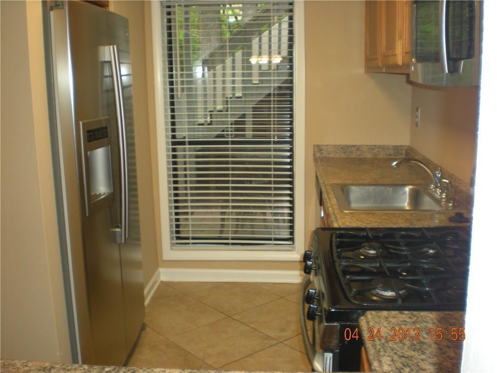 1010 Wynnes Ridge Circle Marietta, GA 30067 - Photo 5 of 15