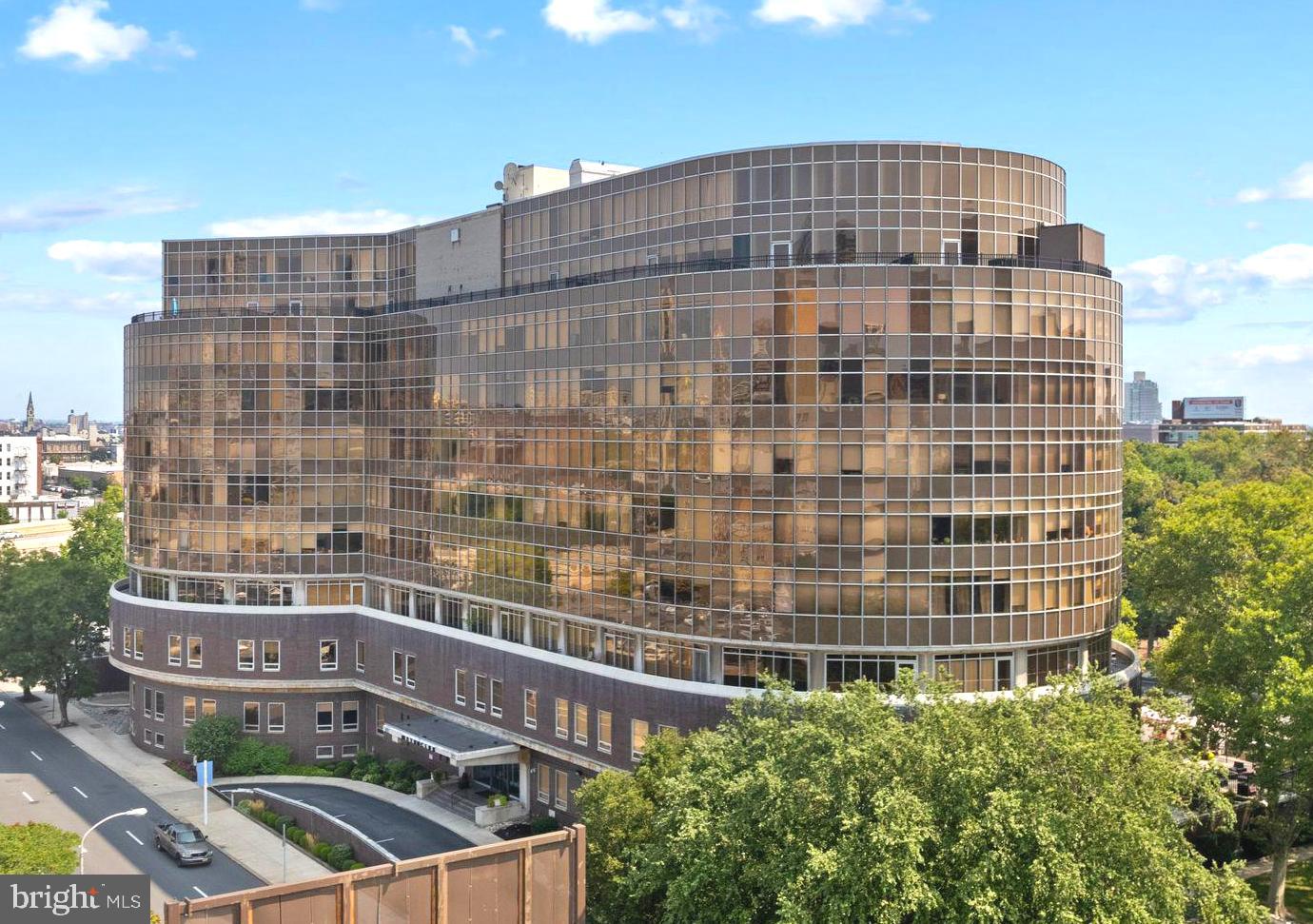 201-59 North 8th Street, Unit 603 Philadelphia, PA 19106 - Photo 1 of 35 a front view of a building