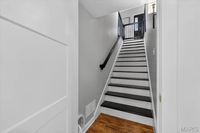 $785,000 | 706 Edgewood Avenue, Kirkwood, MO 63122