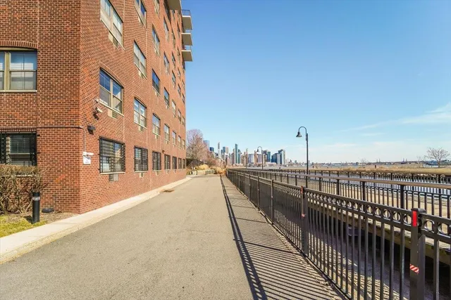 $649,000 | 1 Greene Street, Unit 606, Jersey City, NJ 07302