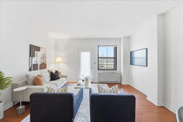$649,000 | 1 Greene Street, Unit 606, Jersey City, NJ 07302