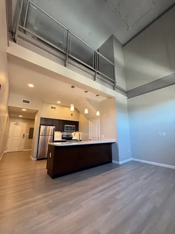 $2,400 | 6 Chatham Street, Unit 305, Worcester, MA 01608