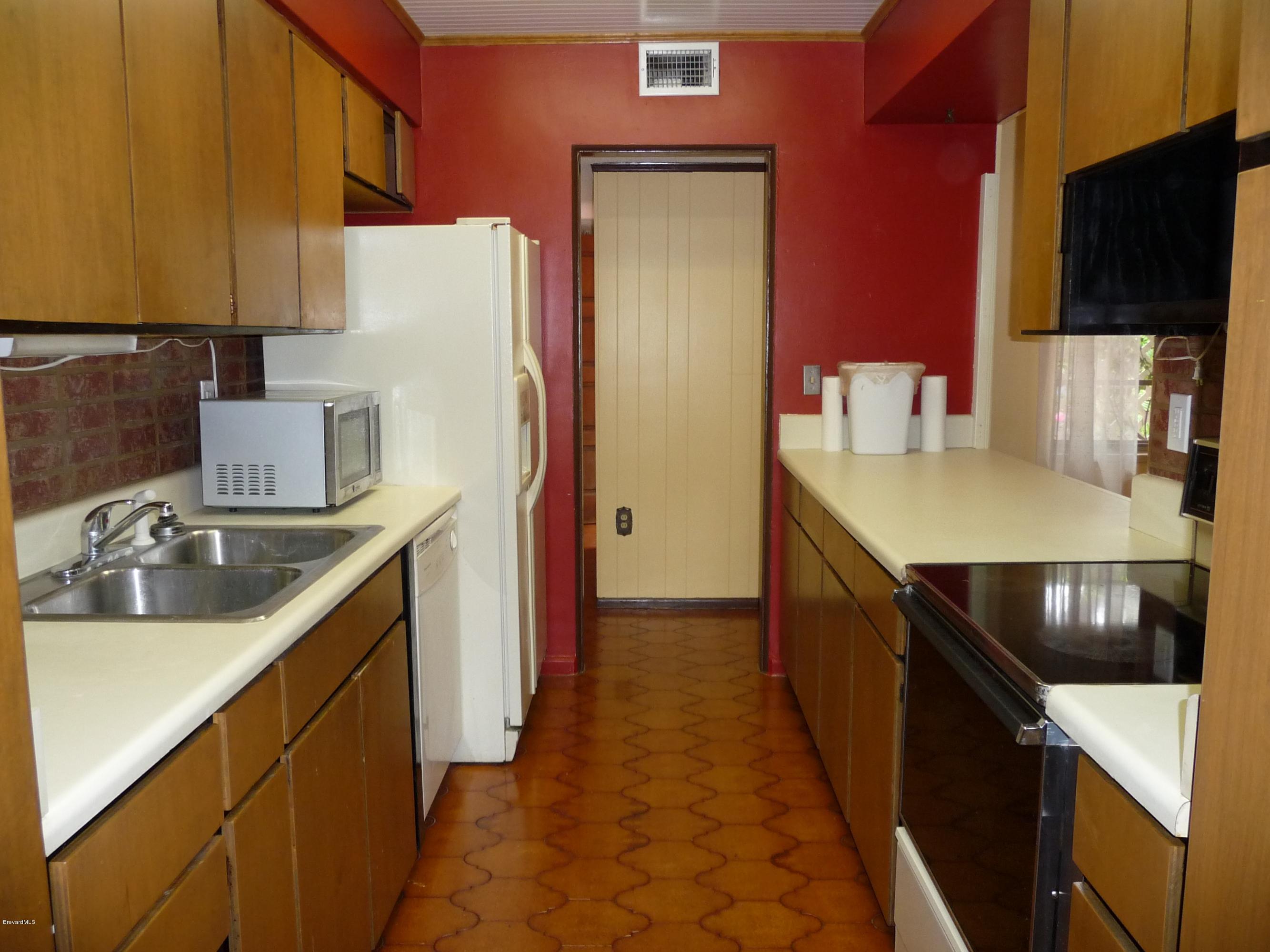 966 Santa Cruz Road Cocoa Beach, FL 32931 - Photo 8 of 12 fully equipped kitchen