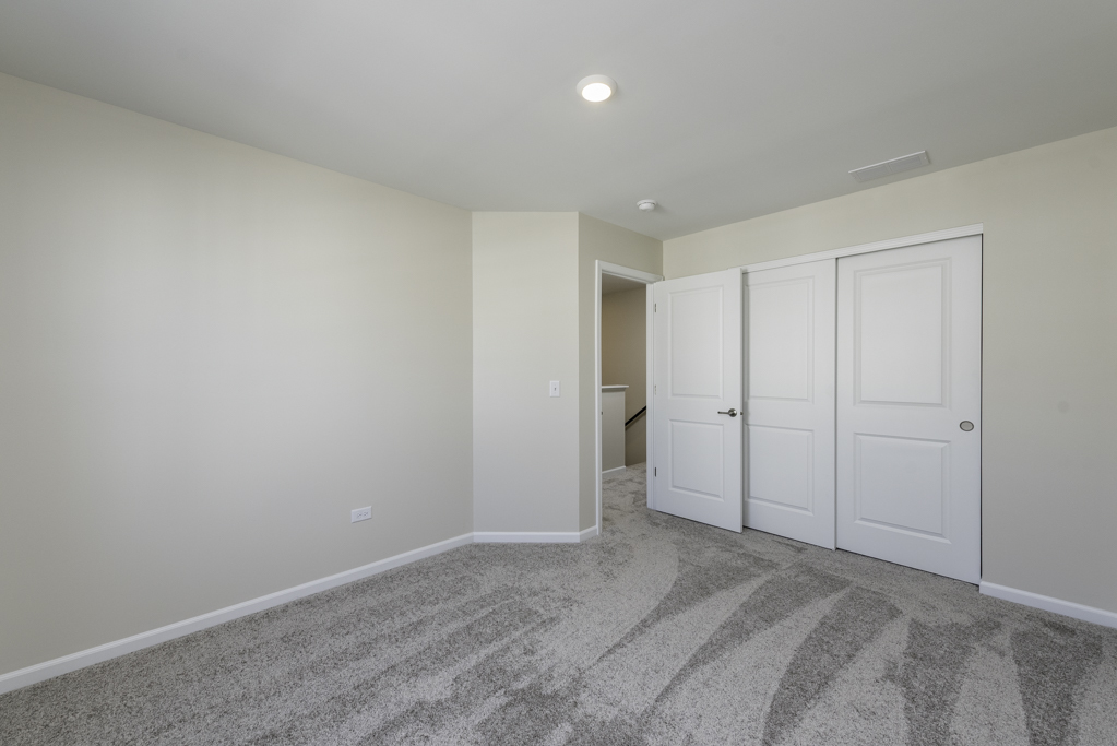 804 Neubauer Circle Lindenhurst, IL 60046 - Photo 16 of 30 a view of a room with an empty space