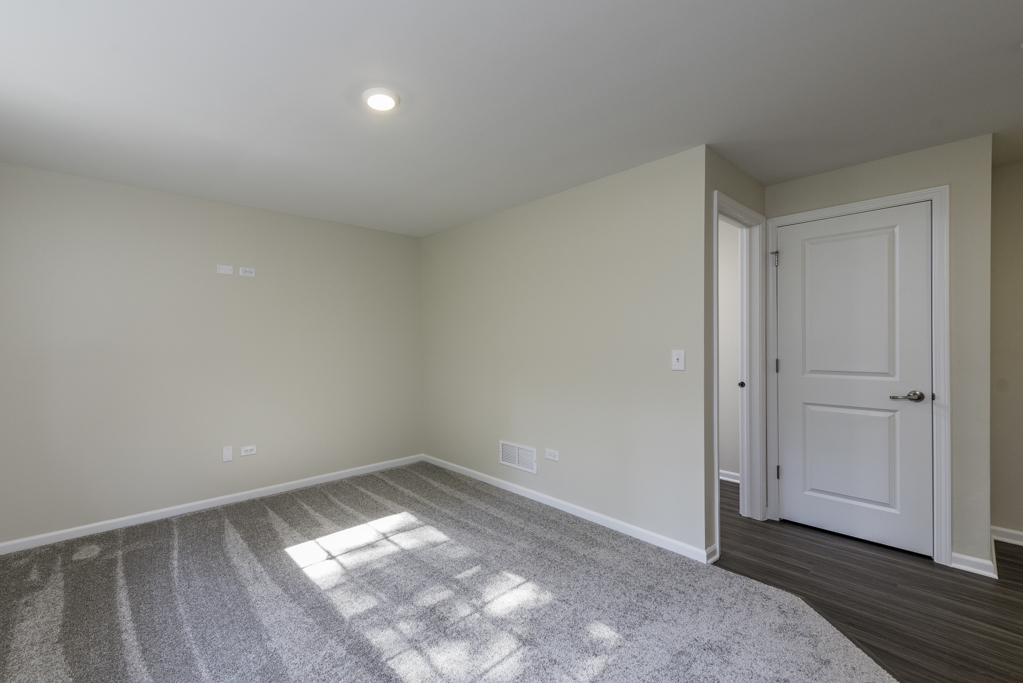 804 Neubauer Circle Lindenhurst, IL 60046 - Photo 24 of 30 a view of empty room