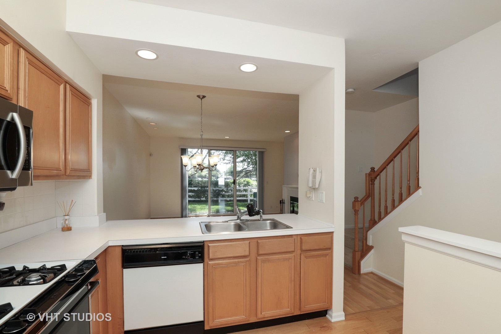 17778 Braewick Road Gurnee, IL 60031 - Photo 4 of 10