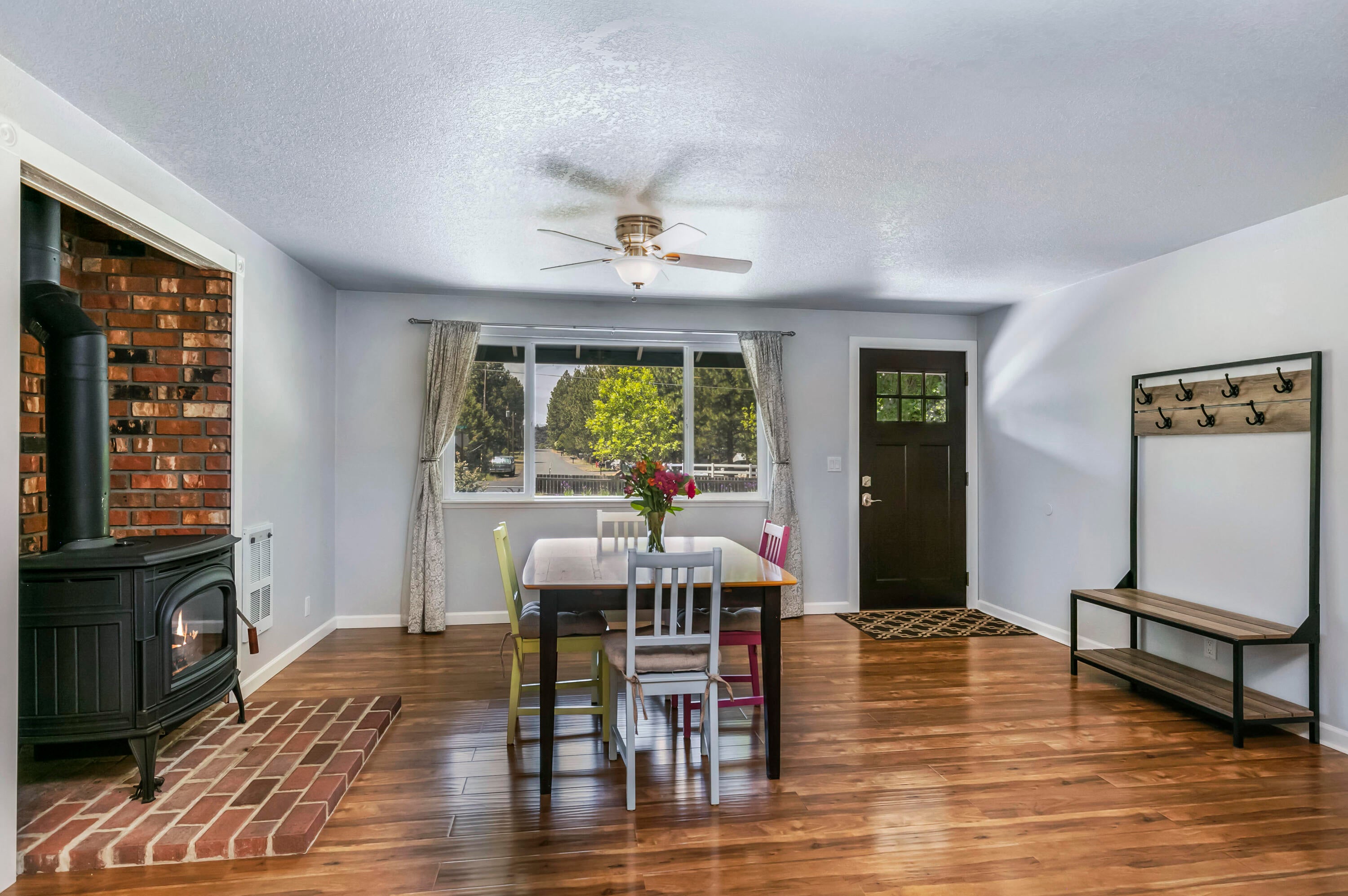 59712 Navajo Road Bend, OR 97702 - Photo 2 of 43 59712 Navajo_032