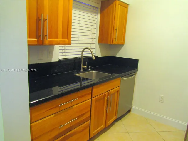 $1,750 | 1731 Northwest 96th Terrace, Unit 2J, Pembroke Pines, FL 33024