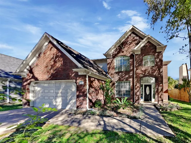 $2,355 | 2911 Linda Drive, Pearland, TX 77584