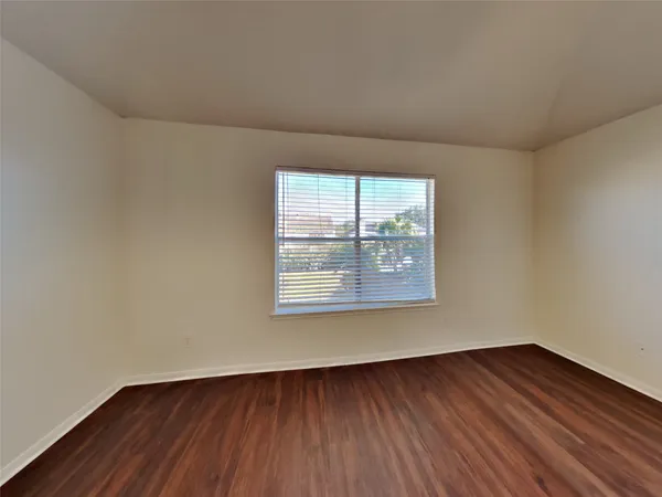 $2,220 | 2911 Linda Drive, Pearland, TX 77584