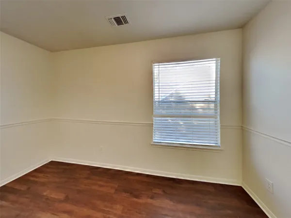 $2,220 | 2911 Linda Drive, Pearland, TX 77584