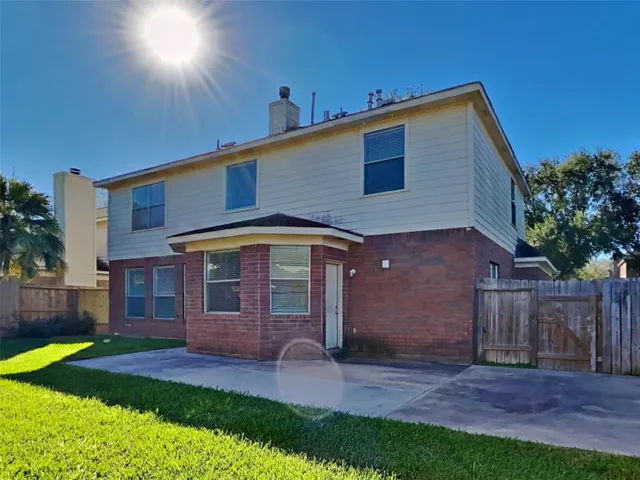 $2,425 | 2911 Linda Drive, Pearland, TX 77584