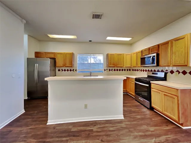 $2,425 | 2911 Linda Drive, Pearland, TX 77584