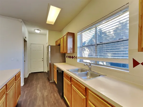 $2,220 | 2911 Linda Drive, Pearland, TX 77584