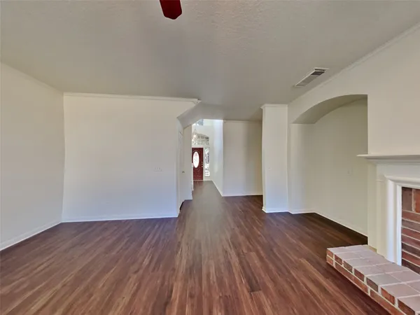 $2,220 | 2911 Linda Drive, Pearland, TX 77584