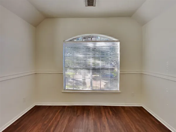 $2,220 | 2911 Linda Drive, Pearland, TX 77584
