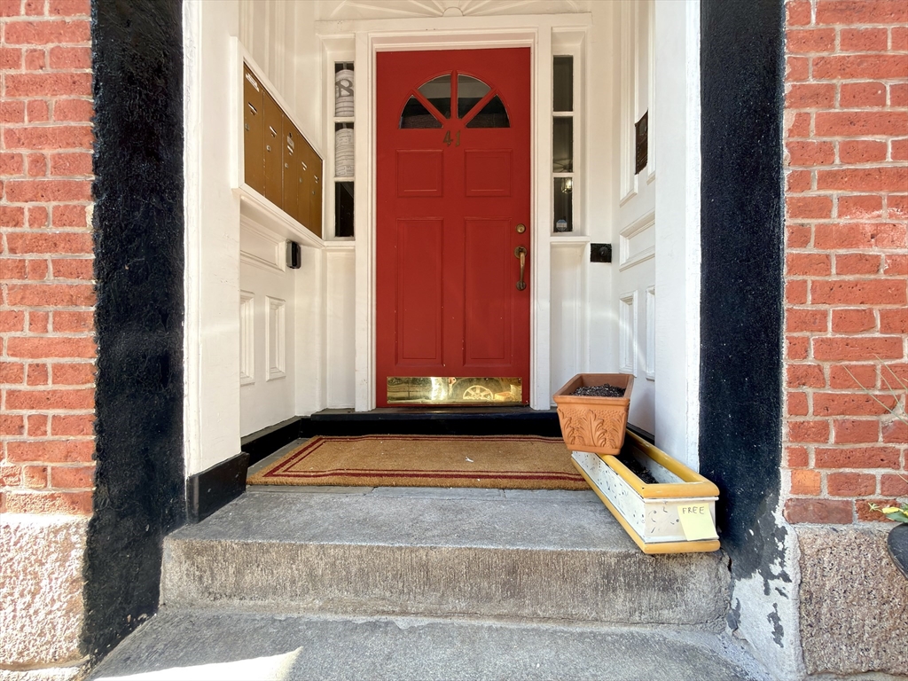 41 Pinckney Street, Unit B Boston, MA 02114 - Photo 2 of 31 a view of front door of house