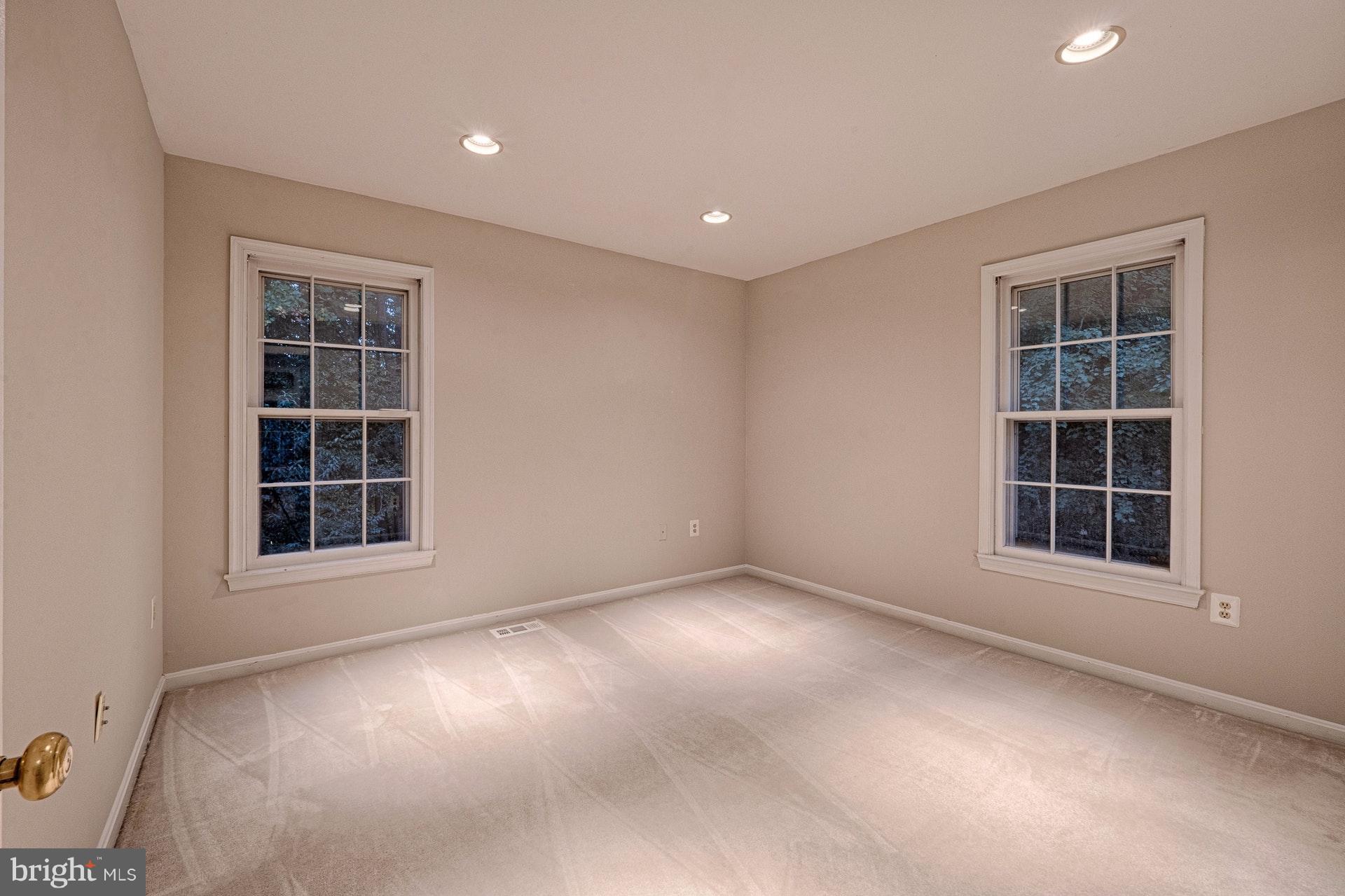 11869 Fawn Ridge Lane Reston, VA 20194 - Photo 20 of 30 Upper BR #4