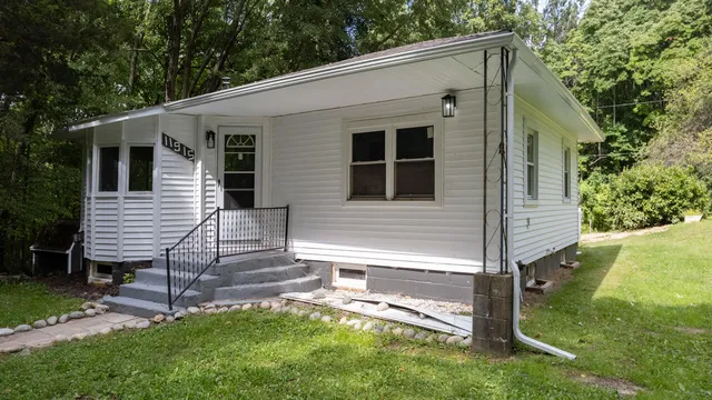 $215,000 | 11915 East L Avenue, Galesburg, MI 49053