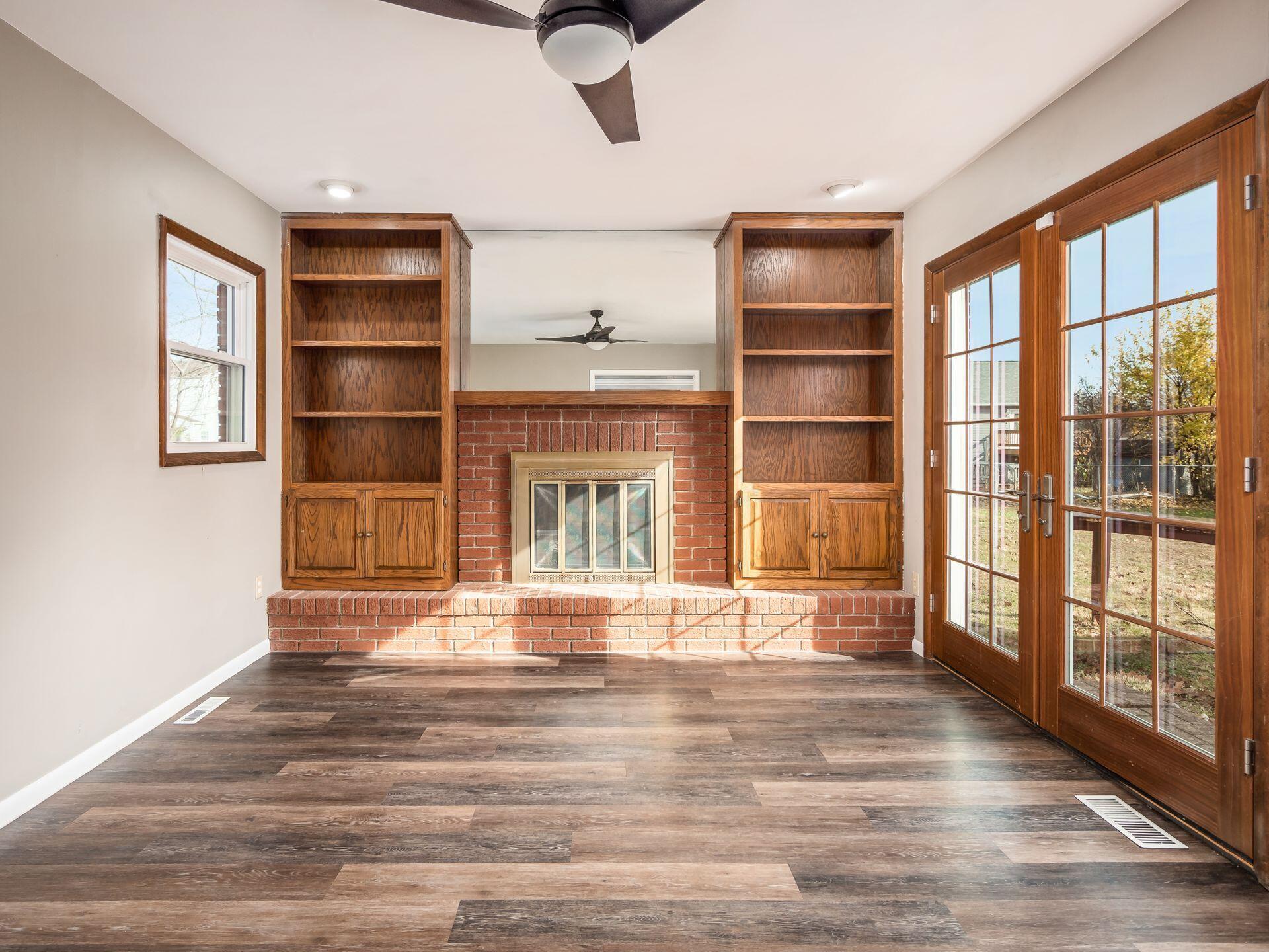 5474 Hoover Road Grove City, OH 43123 - Photo 17 of 48 Family Room