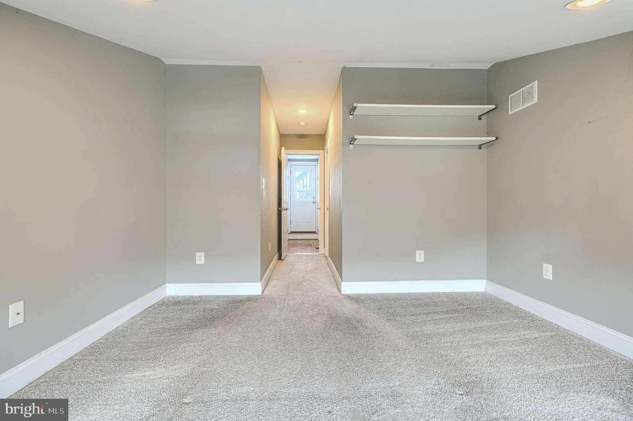 325 South Regester Street Baltimore, MD 21231 - Photo 27 of 41