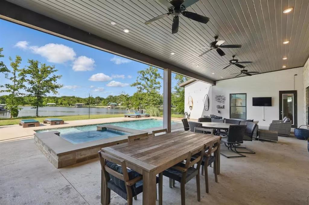 2752 Briarwood Harbor Road Malakoff, TX 75148 - Photo 34 of 37 a outdoor space with furniture