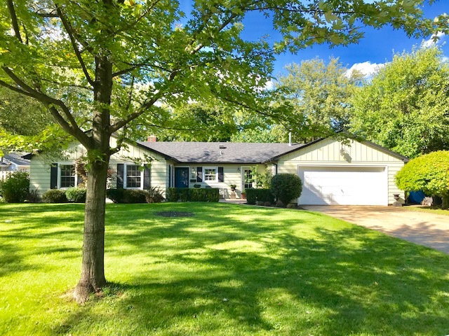 409 Bridle Lane Wheaton, IL 60187 - Photo 1 of 14