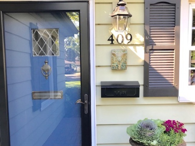 409 Bridle Lane Wheaton, IL 60187 - Photo 2 of 14