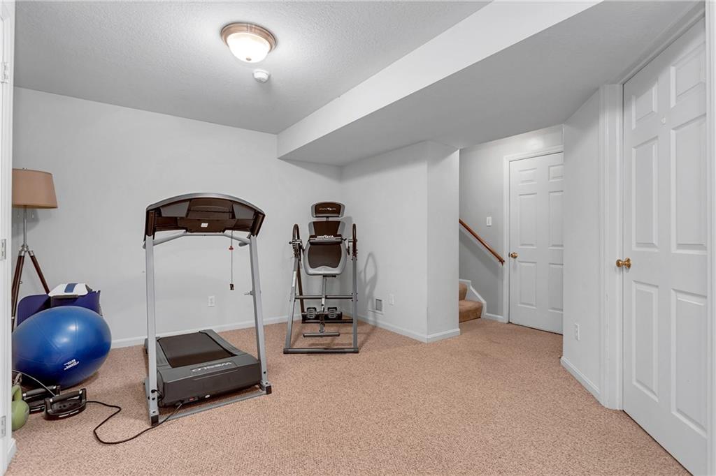 44 Castle View Drive McKees Rocks, PA 15136 - Photo 22 of 24