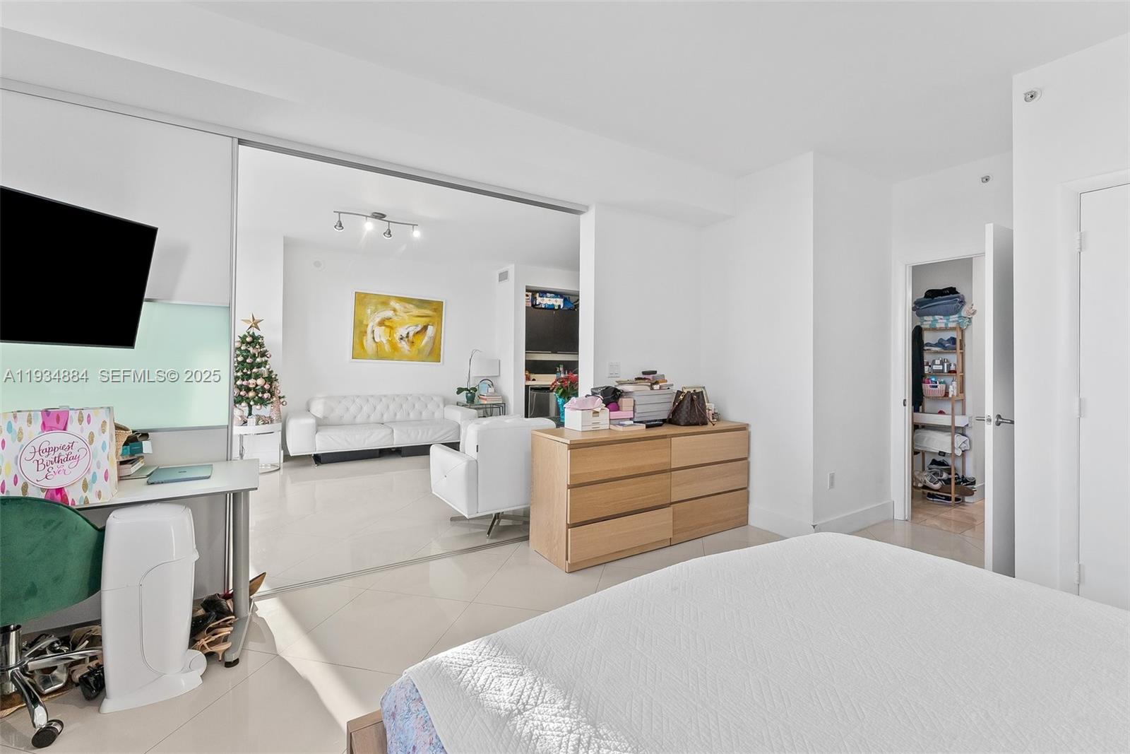 90 Southwest 3rd Street, Unit 1410 Miami, FL 33130 - Photo 9 of 29