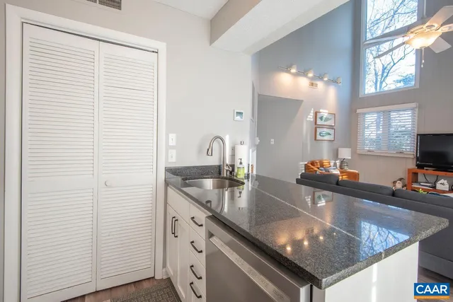 $259,000 | 485 Three Ridges, Roseland, VA 22967