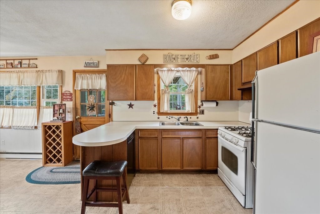 140 Paulding Road Ludlow, MA 01056 - Photo 7 of 32 Gallery Image 7