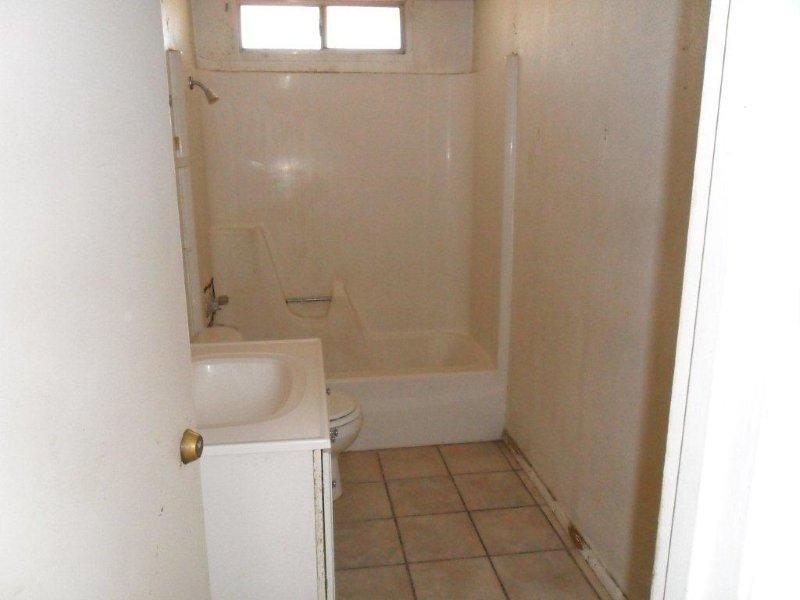 2028 West Roeser Road Phoenix, AZ 85041 - Photo 6 of 10 Bathroom