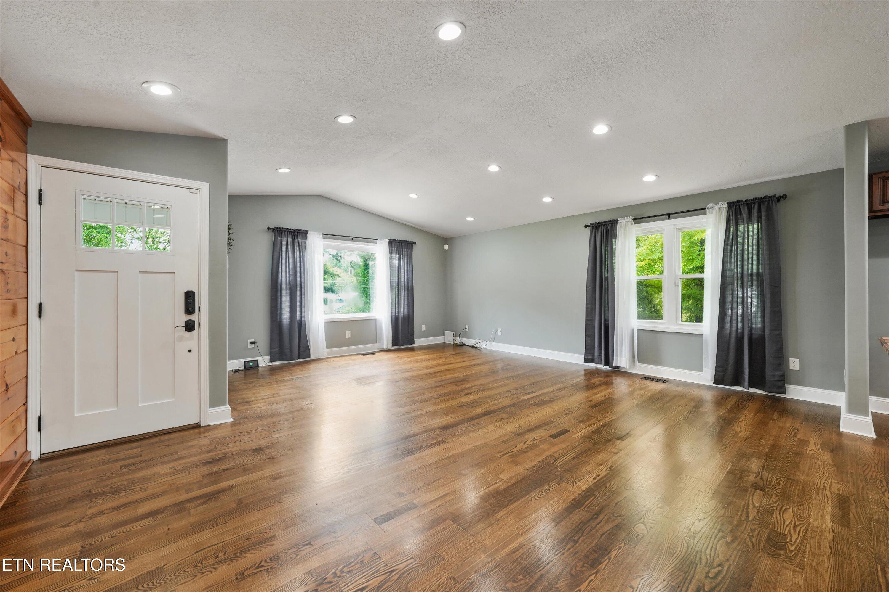 79 Reservoir Road Norris, TN 37828 - Photo 4 of 43 Living Room