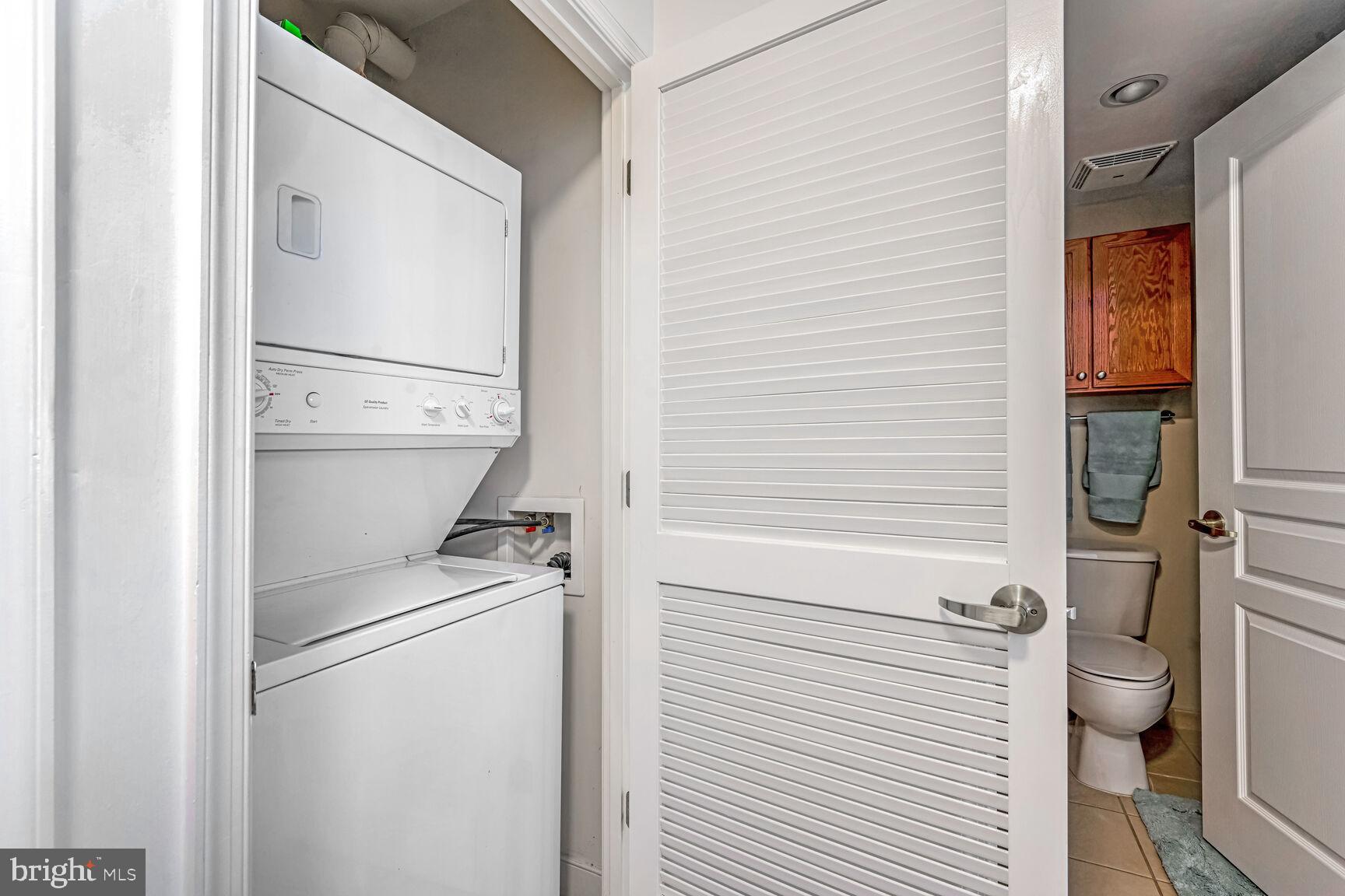 616 E Street Northwest, Unit 1150 Washington, DC 20004 - Photo 29 of 75 Washer/dryer