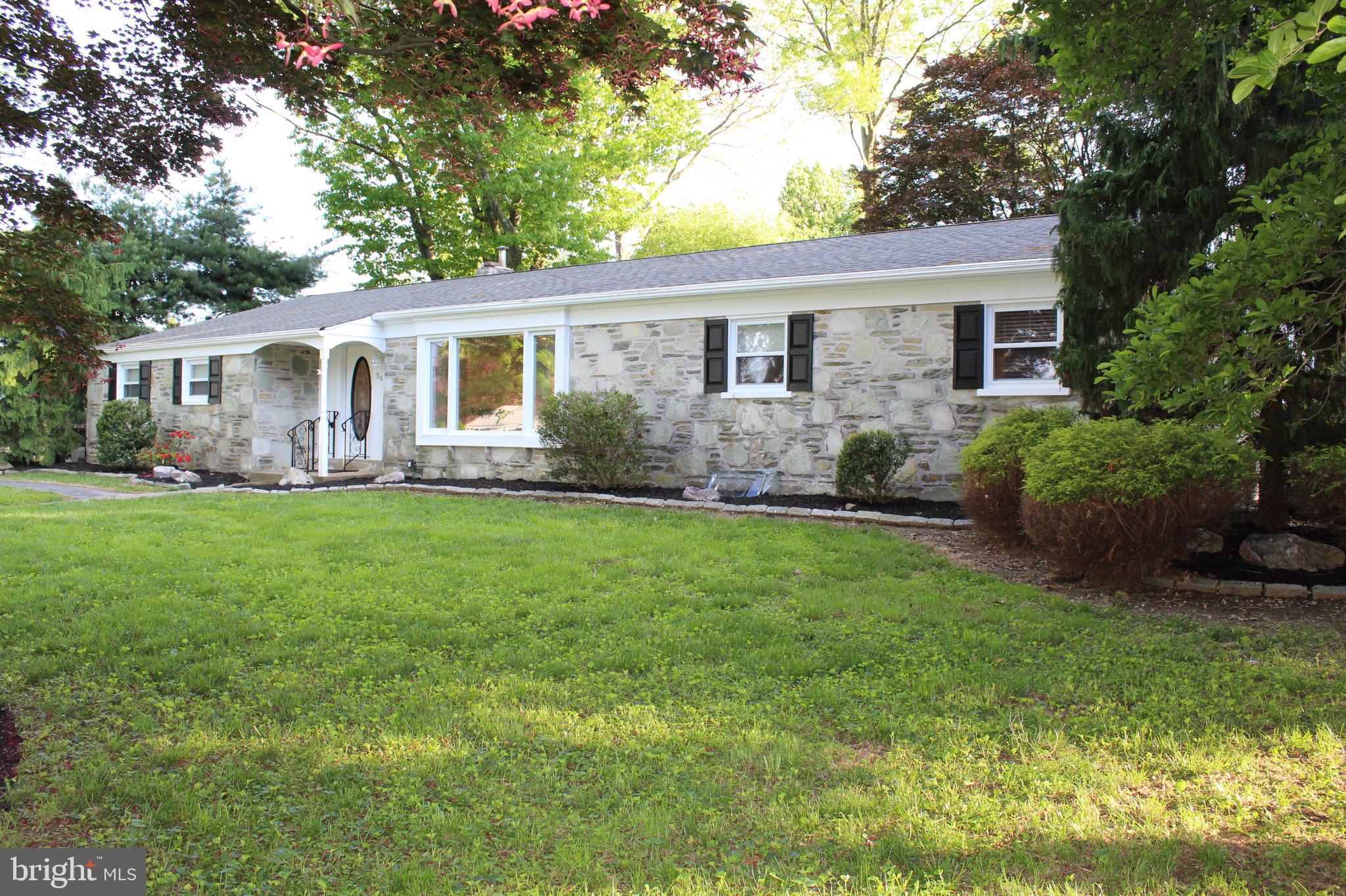 392 Emerson Road Huntingdon Valley, PA 19006 - Photo 2 of 33 Gallery Image 2