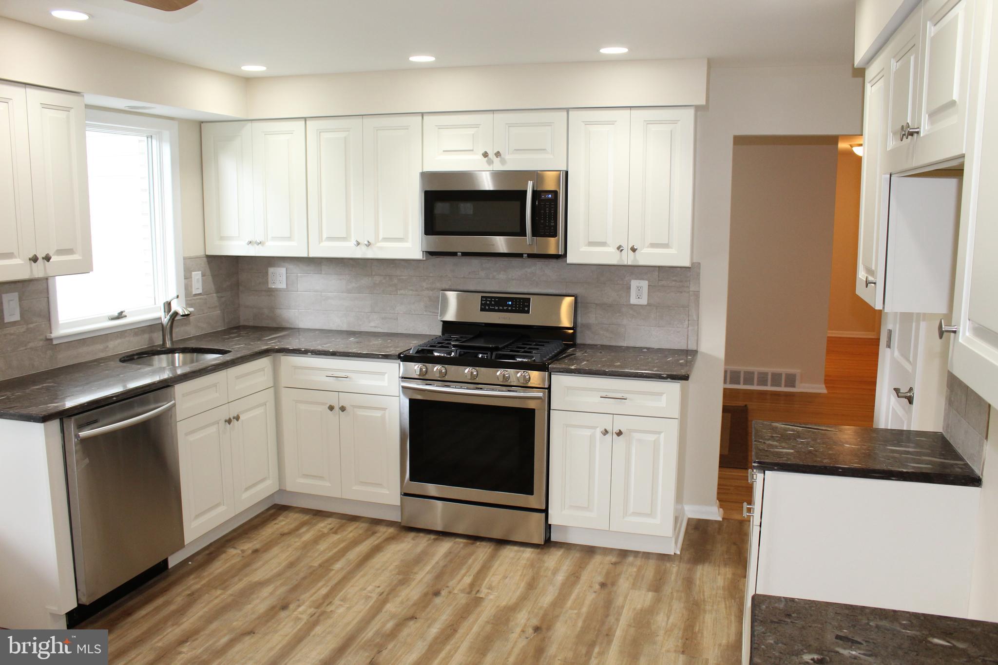 392 Emerson Road Huntingdon Valley, PA 19006 - Photo 11 of 33 Gallery Image 11