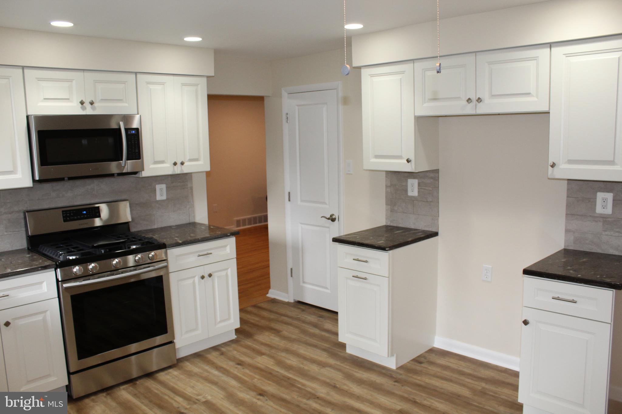 392 Emerson Road Huntingdon Valley, PA 19006 - Photo 13 of 33 Gallery Image 13