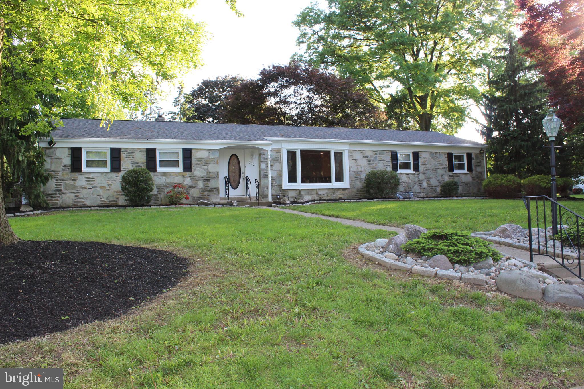 392 Emerson Road Huntingdon Valley, PA 19006 - Photo 3 of 33 Gallery Image 3
