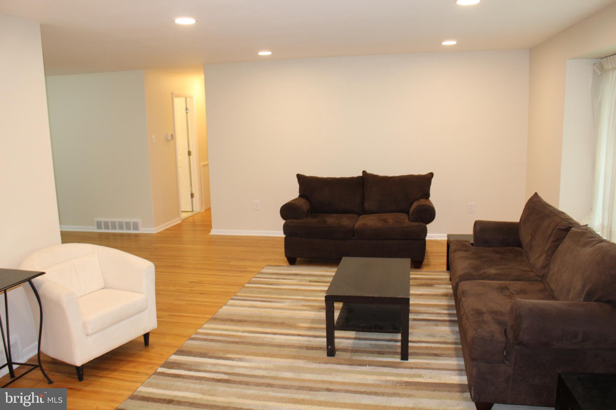 392 Emerson Road Huntingdon Valley, PA 19006 - Photo 4 of 33 Gallery Image 4