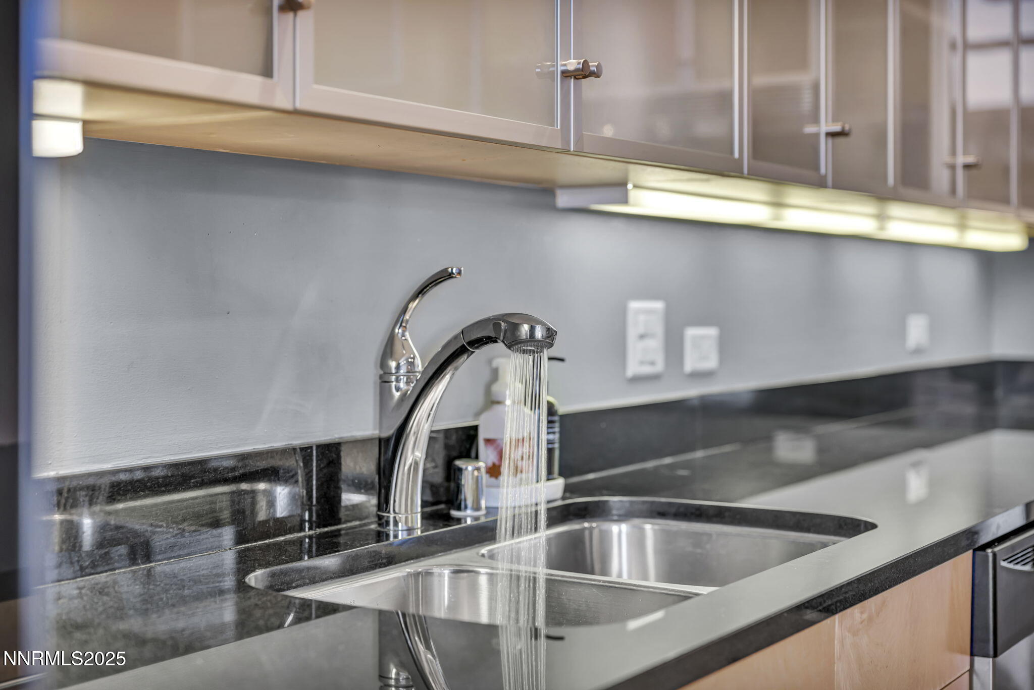 255 North Sierra Street, Unit 307 Reno, NV 89501 - Photo 18 of 42 19-web-or-mls-255-n-sierra-st-unit-307