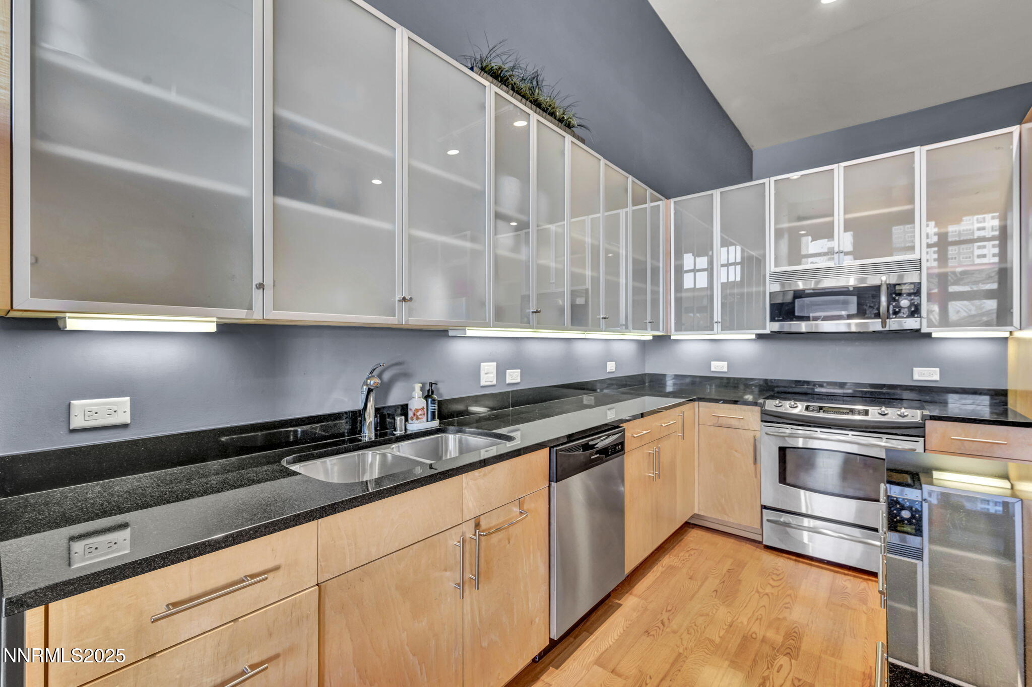 255 North Sierra Street, Unit 307 Reno, NV 89501 - Photo 6 of 42 15-web-or-mls-255-n-sierra-st-unit-307