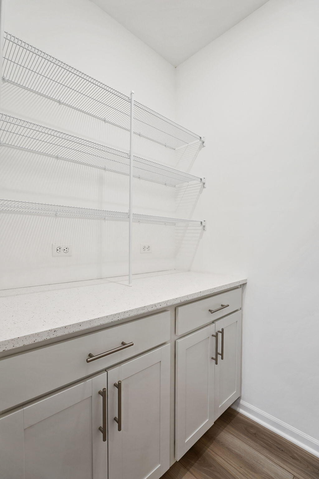 521 East 127th Place Crown Point, IN 46307 - Photo 18 of 37 a view with cabinets