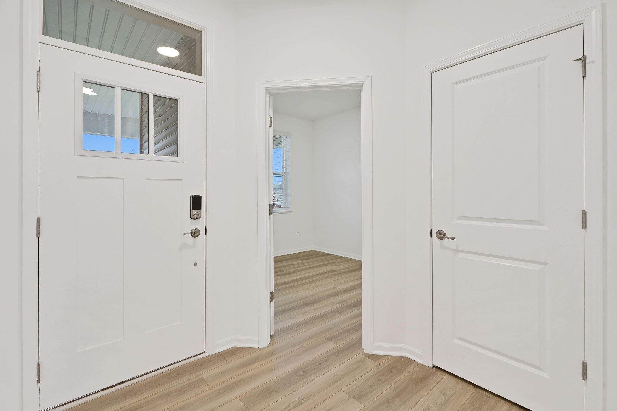 521 East 127th Place Crown Point, IN 46307 - Photo 2 of 37 a view of an entryway space