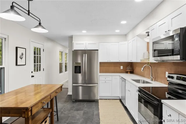 $344,900 | 4107 Emma Lou Drive, Floyds Knobs, IN 47119