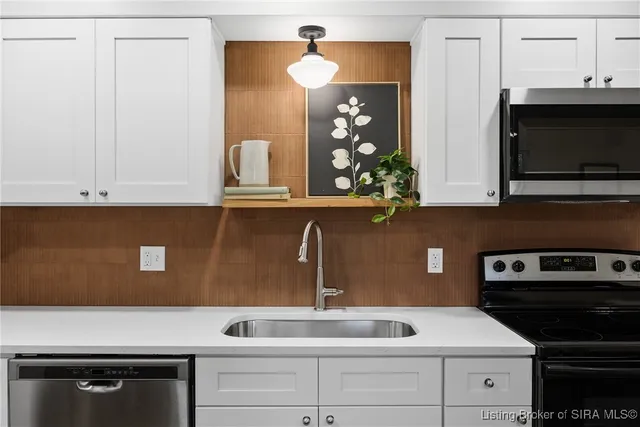 $344,900 | 4107 Emma Lou Drive, Floyds Knobs, IN 47119