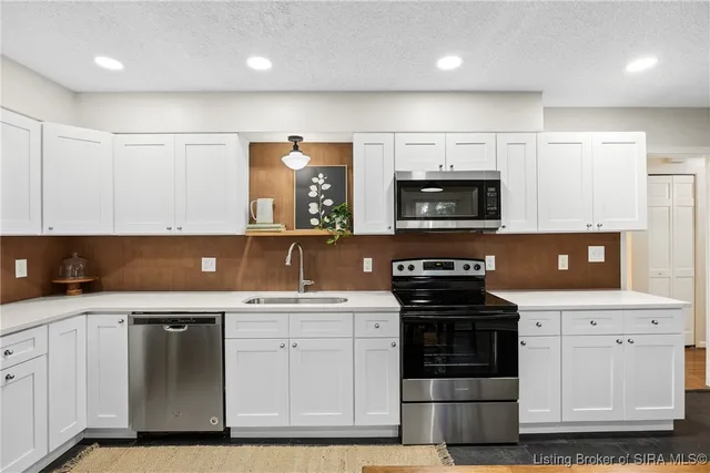 $344,900 | 4107 Emma Lou Drive, Floyds Knobs, IN 47119