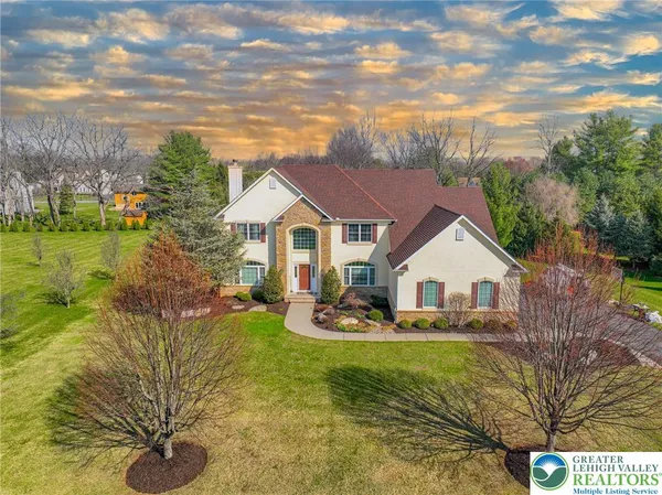 $945,000 | 4544 Oakwood Lane, Nazareth, PA 18064