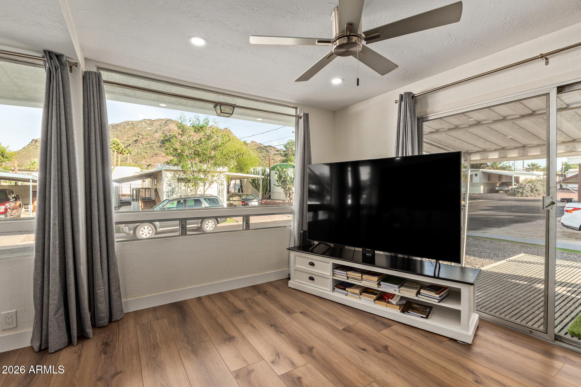 10401 North Cave Creek Road, Unit 324 Phoenix, AZ 85020 - Photo 12 of 28 12 - Cave Creek